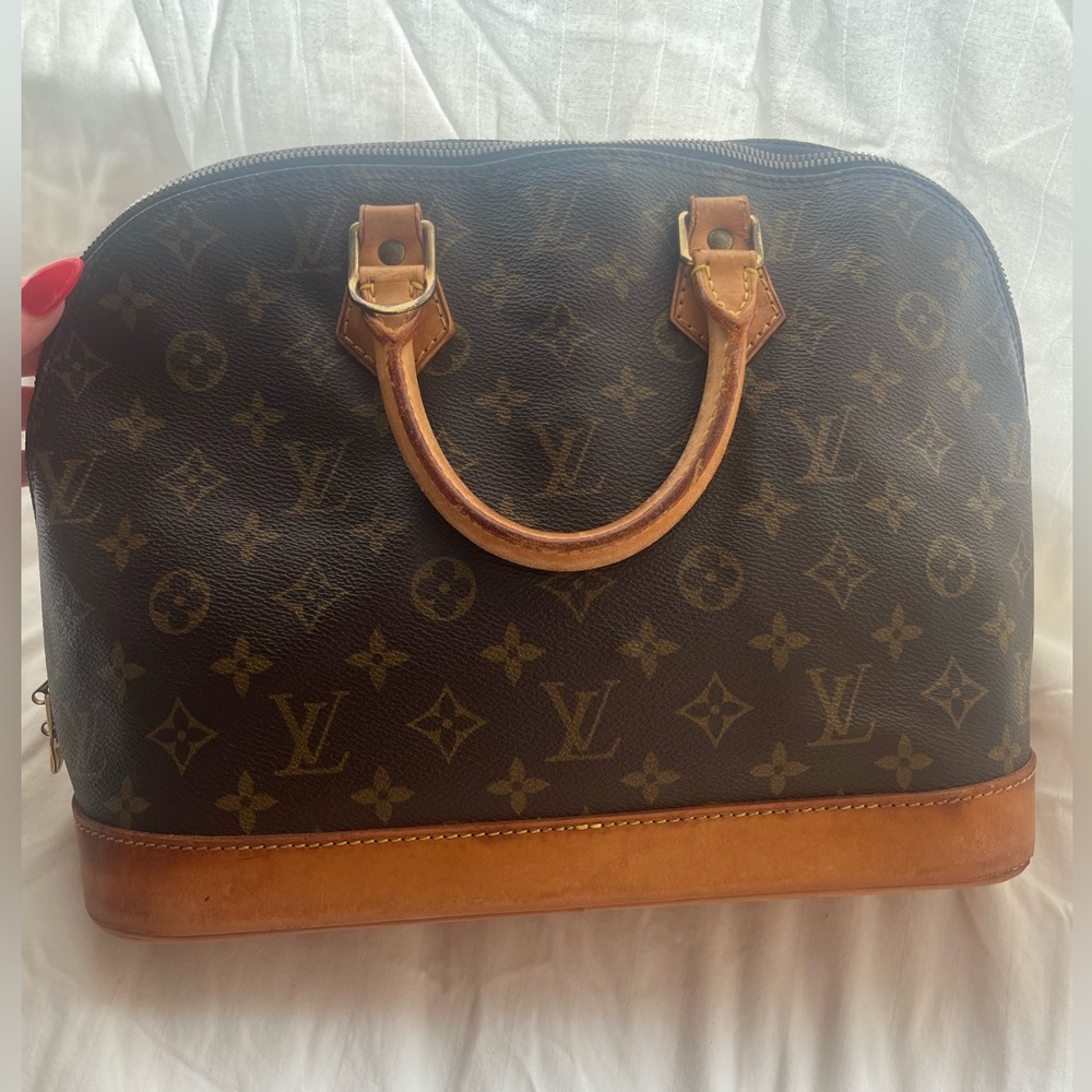 Authentic Louis Vuitton Alma Logo Handbag